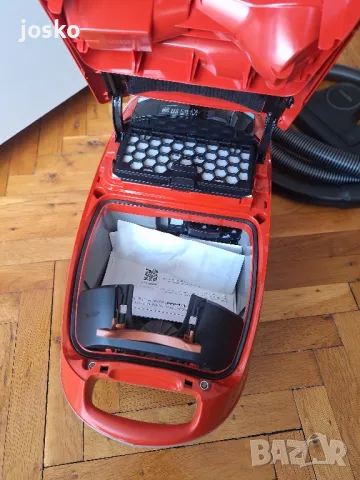 Miele Guard M1 прахосмукачка, снимка 3 - Прахосмукачки - 50245694