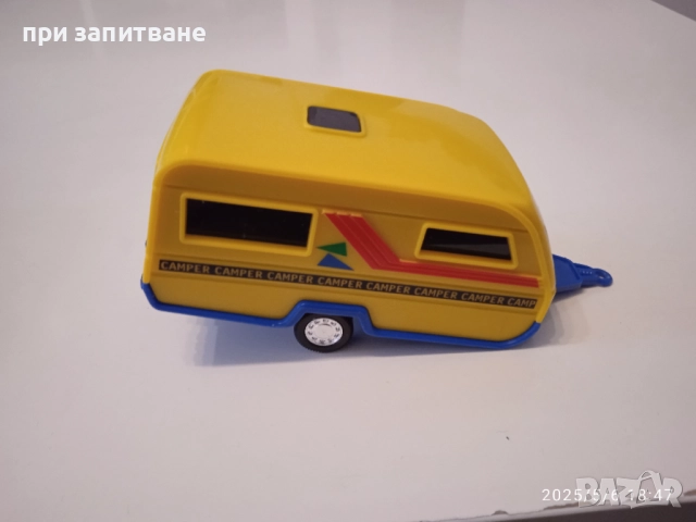 Метално Mitsubishi Pajero, с пластмасово ремарке с лодка; Каравана и ремаркета с лодки, 15 см., снимка 13 - Колекции - 50587001