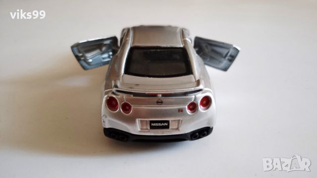 Nissan GT-R 2009 Maisto 1:40, снимка 4 - Колекции - 46531533