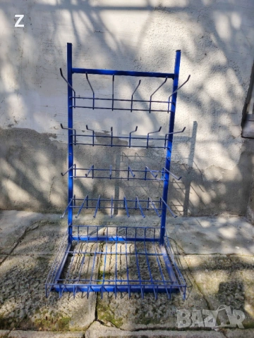 Стелаж с кошници от метал