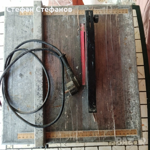 циркуляр за рязане на плочки с вода