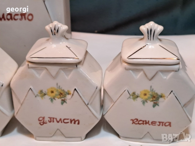 български порцеланови буркани за подправки за допълване 11/6, снимка 7 - Сервизи - 51881096