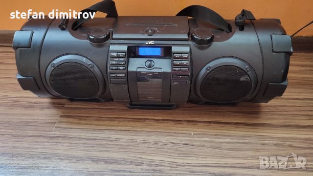 JVC Boomblaster RV NB52 с радио + CD + USB + докинг станция за iPod

, снимка 11 - Аудиосистеми - 45582669