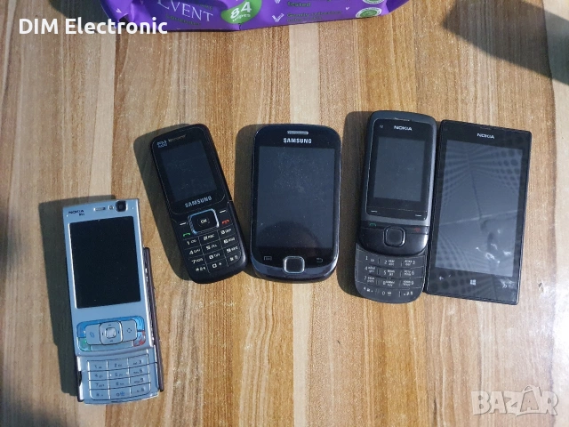 Телефони за части / колекция с работещи платки