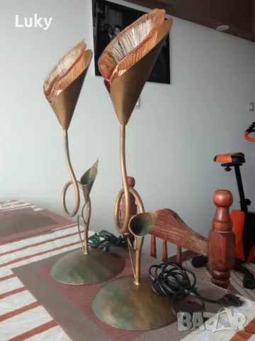 Стилни и красиви,антикварни, нощни лампи.Обявената цена е за двете., снимка 3 - Настолни лампи - 49612658