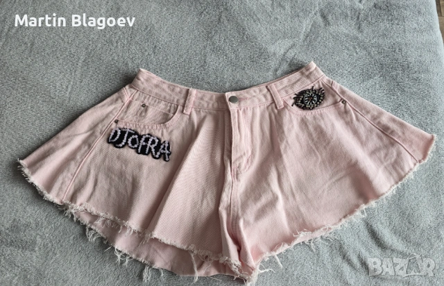 Женски дънкови къси панталони.