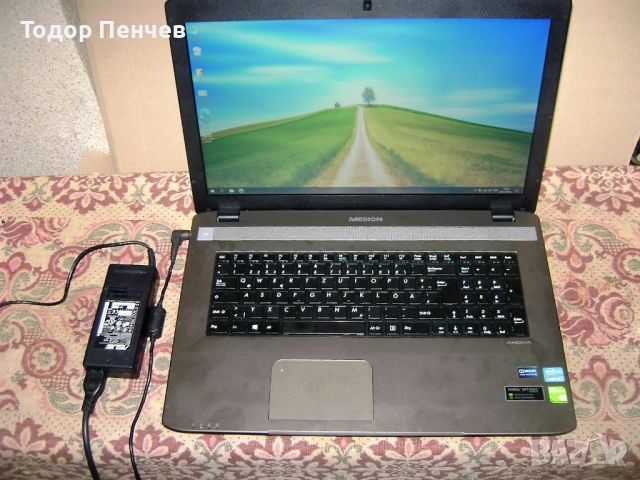 Medion - 17 инча, Core i3, 16 GB RAM, 256 GB SSD, зарядно, батерия, снимка 4 - Лаптопи за дома - 52908162