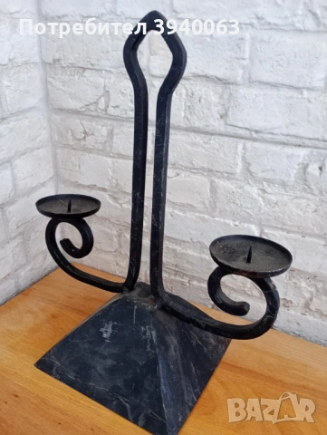 Стар свещник от ковано желязо