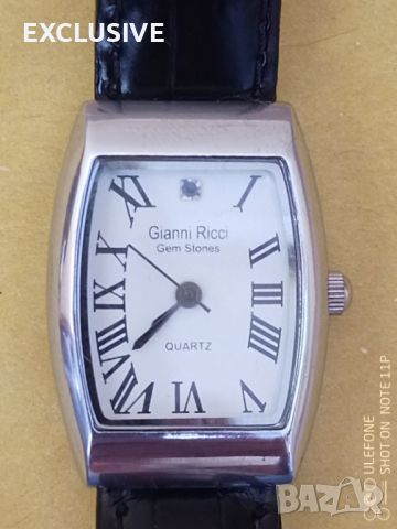 Часовник  -  Закупен от Англия! с камък, снимка 1 - Дамски - 45852406