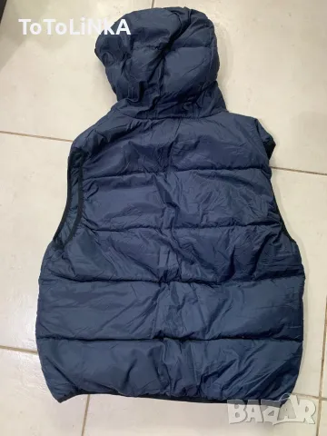 Пухена грейка елек Benetton , снимка 3 - Детски якета и елеци - 49335086