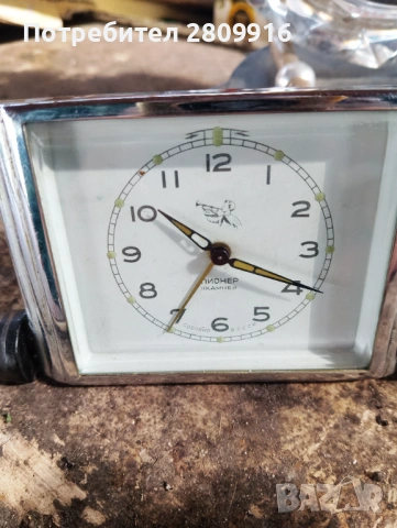 Съветски часовници -3бр., снимка 3 - Антикварни и старинни предмети - 54286725