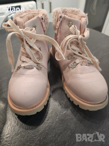 детски боти като нови, снимка 3 - Детски боти и ботуши - 52565344