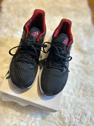Дамски маратонки Adidas, снимка 2 - Маратонки - 53212641