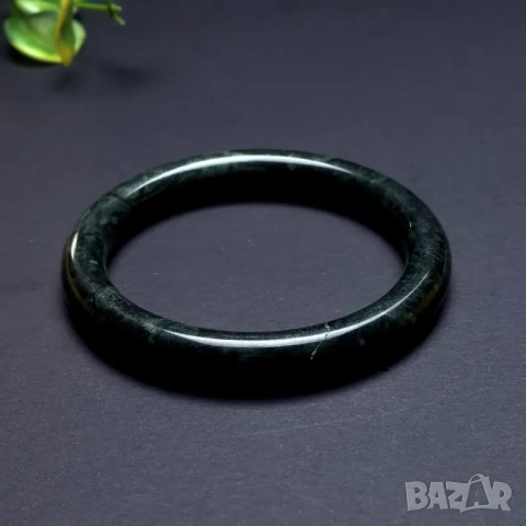 Гривна от естествен тъмнозелен нефрит, снимка 4 - Гривни - 41960457