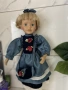 Vtg порцеланова кукла със стойка, снимка 1