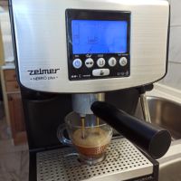 Кафемашина Зелмер с ръкохватка с крема диск, работи перфектно и прави страхотно кафе с каймак , снимка 1 - Кафемашини - 45520023