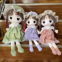 Мека детска кукла с рокля и шапка в нежни цветове 45 см, снимка 2 - Плюшени играчки - 45759637