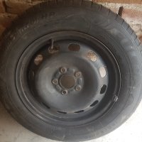 Желязна джанта с гума за Форд Фокус , снимка 1 - Гуми и джанти - 44958440