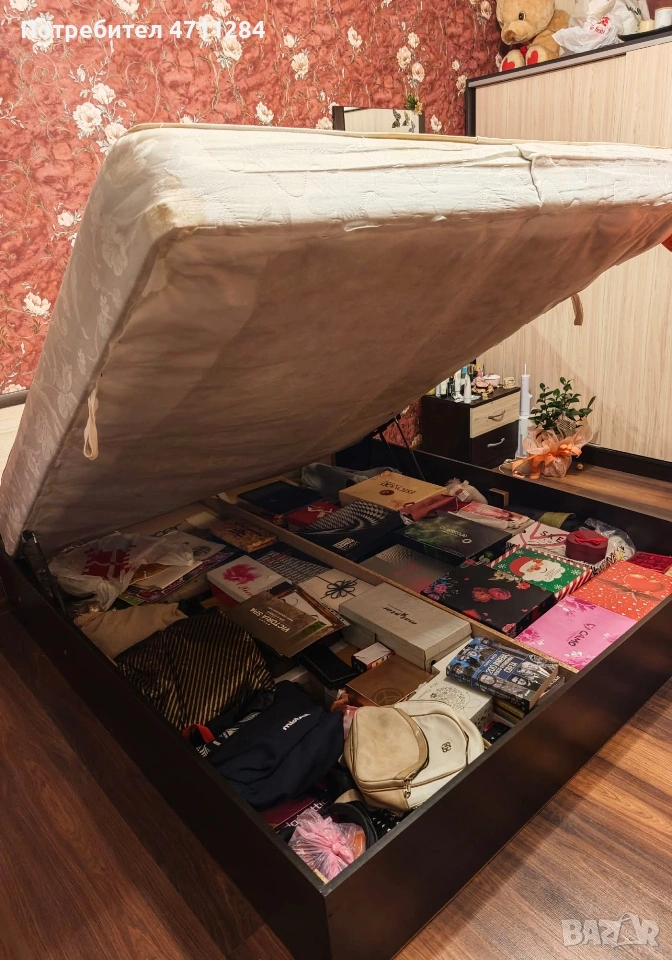 Спалня с матрак, снимка 1