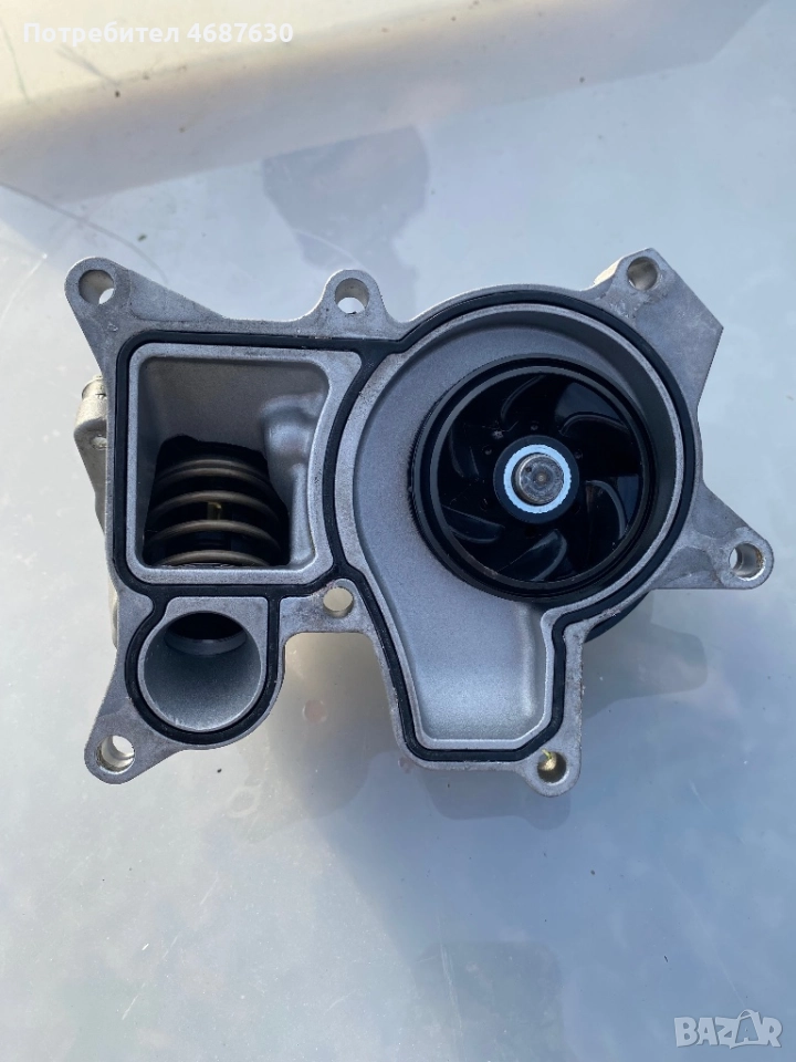 Водна помпа за BMW 520d 177к.с, снимка 1