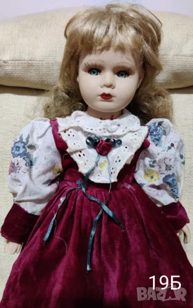 Порцеланова кукла , снимка 1