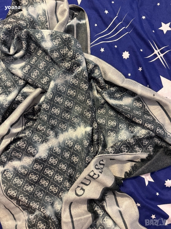 Нов шал Guess, снимка 1