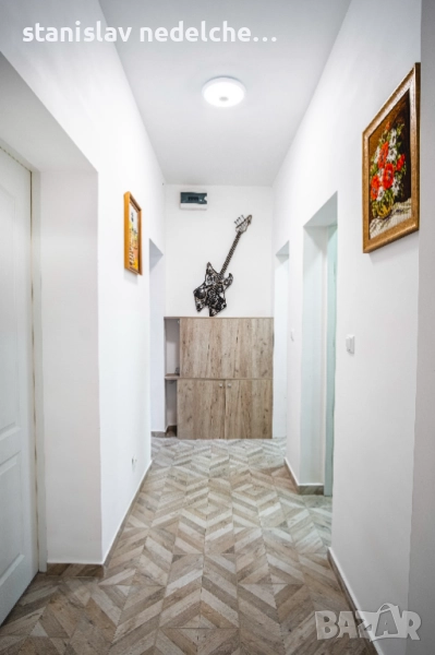 Русе Арт Галери - луксозно жилище в идеалния център на Русе за нощувки, снимка 1