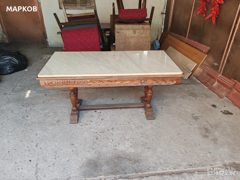 Холна маса масивна с дърворезба разтегателна, снимка 1