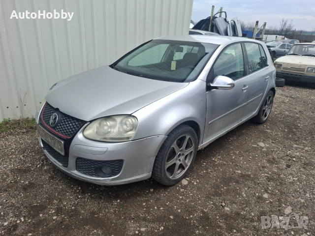 Volkswagen Golf V 1.9TDI 105к.с. Само на части , снимка 3 - Автомобили и джипове - 54086317