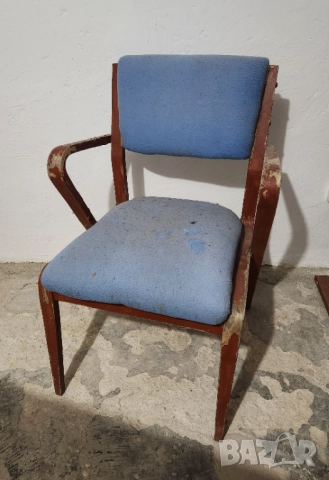 Ретро дървен стол с подлакътници за реставрация