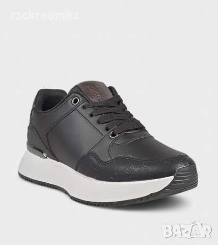 Модерни черни дамски маратонки с ефектни детайли W014250 Black