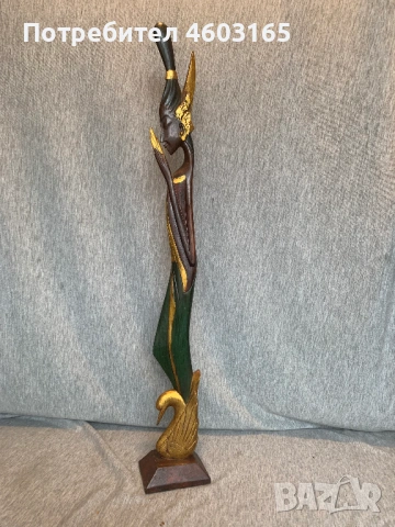 Ръчно изработена рисувана, резбована дървена скулптура дървена статуетка / Дървена фигурка 