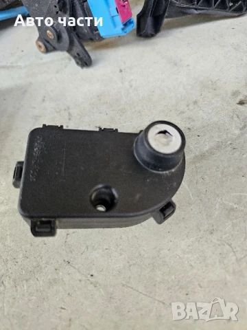 Моторче клапа парно 52485219 за RENAULT LAGUNA II (BG0/1_) 1.9 dCi (BG08, BG0G) (2001), снимка 2 - Части - 51113506