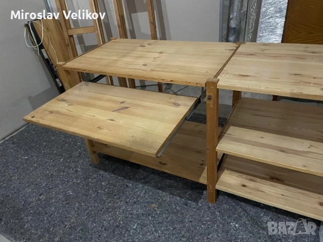 Дървен регал Икея в много добро състояние , снимка 5 - Секции и витрини - 52650379