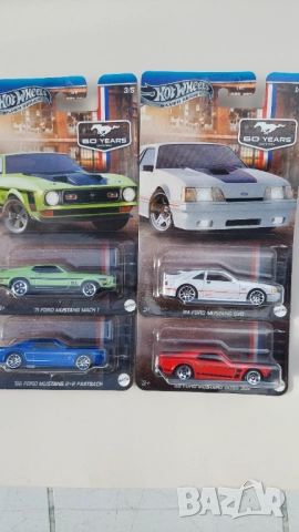 4 Ford mustang 
