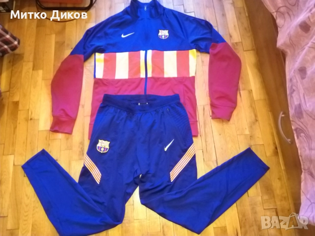 Комплект горно и долно маркови на Найк на Барселона размер М