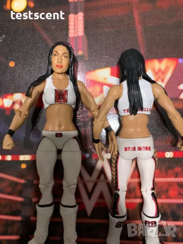 Екшън фигура WWE Brie Bella Бри Бела mattel elite action figure играчка bella twins, снимка 15 - Фигурки - 48747607