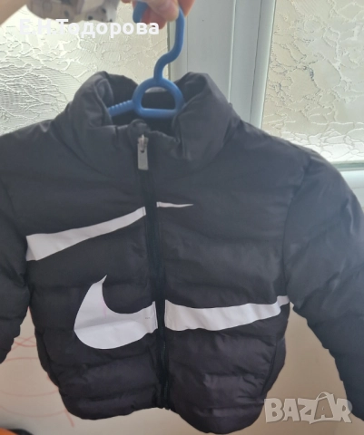Яке найк оригинално 104-110 см, снимка 2 - Детски якета и елеци - 52349795