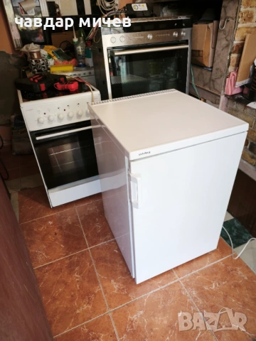 Малък хладилник с камера Privileg , снимка 2 - Хладилници - 54052078