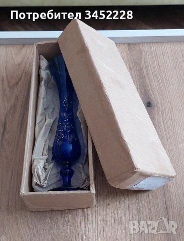 Вазичка винтидж синьо стъкло с оригиналната кутия за колекционери , снимка 4 - Антикварни и старинни предмети - 54243784
