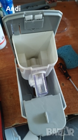 Диспенсъри за течен сапун , тоалетна хартия , кърпи за ръце и кухненски рола, снимка 5 - Други стоки за дома - 52567697