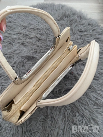 Дамска чанта, снимка 3 - Чанти - 53141164