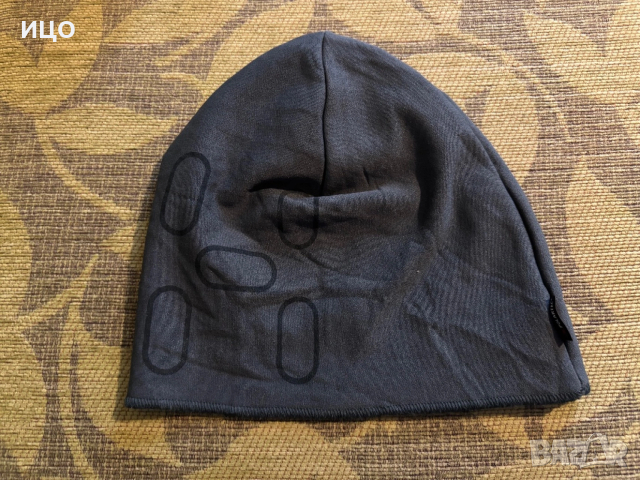 Зимна шапка Huglos, снимка 2 - Шапки - 53503572