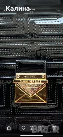 ЧИСТО НОВА Дамска лачена чанта VERSACE, снимка 2 - Чанти - 49972945