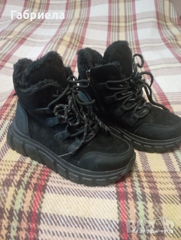 3 броя якета за момичета + подарък зимни боти, снимка 10 - Детски якета и елеци - 52974340