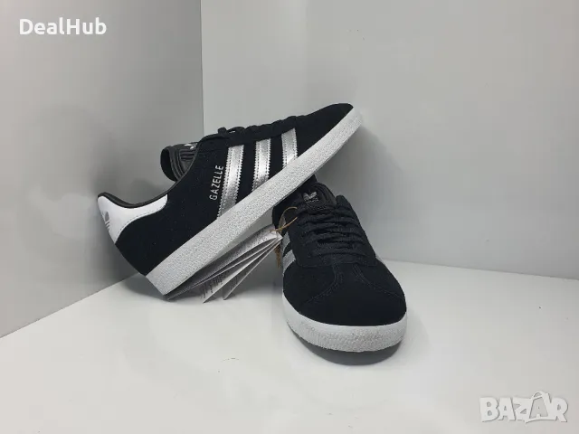 Кецове Adidas Gazelle

Чисто нови с кутия.

Размер 36 2/3 стелка 22.5 см.

Цена 89 лв., снимка 2 - Кецове - 48018735