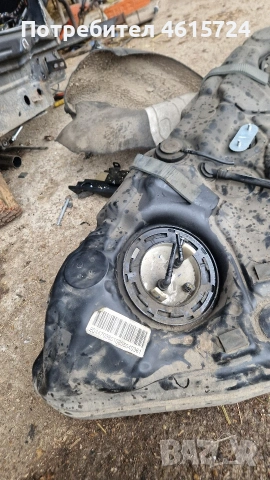 Резервоар с Помпа Мерцедес w204, снимка 3 - Части - 53285347