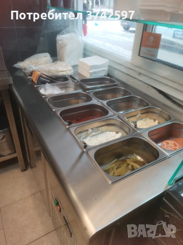 Професионална хладилна витрина