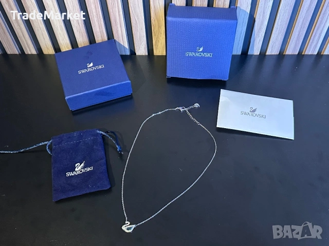 Ново дамско колие Swarovski Swan Necklace Silver с пълна опаковка
