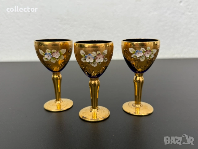 Три броя италиански чашки с позлата. №7495
